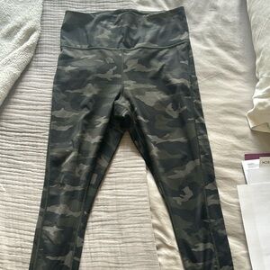 athleta ultimate 7/8 tight size 1x